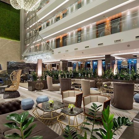 Doubletree By Hilton Istanbul - Piyalepasa Hotel Exterior photo Lobby