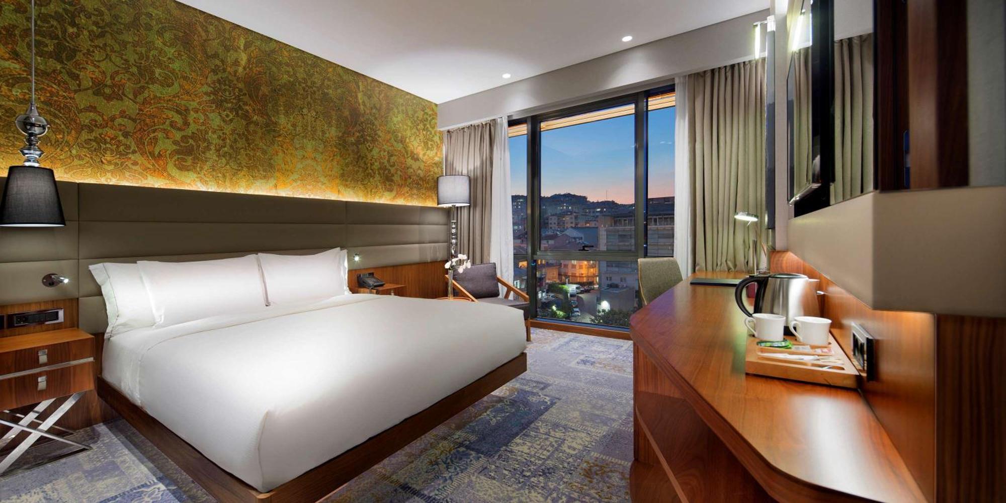 Doubletree By Hilton Istanbul - Piyalepasa Hotel Exterior photo Deluxe room