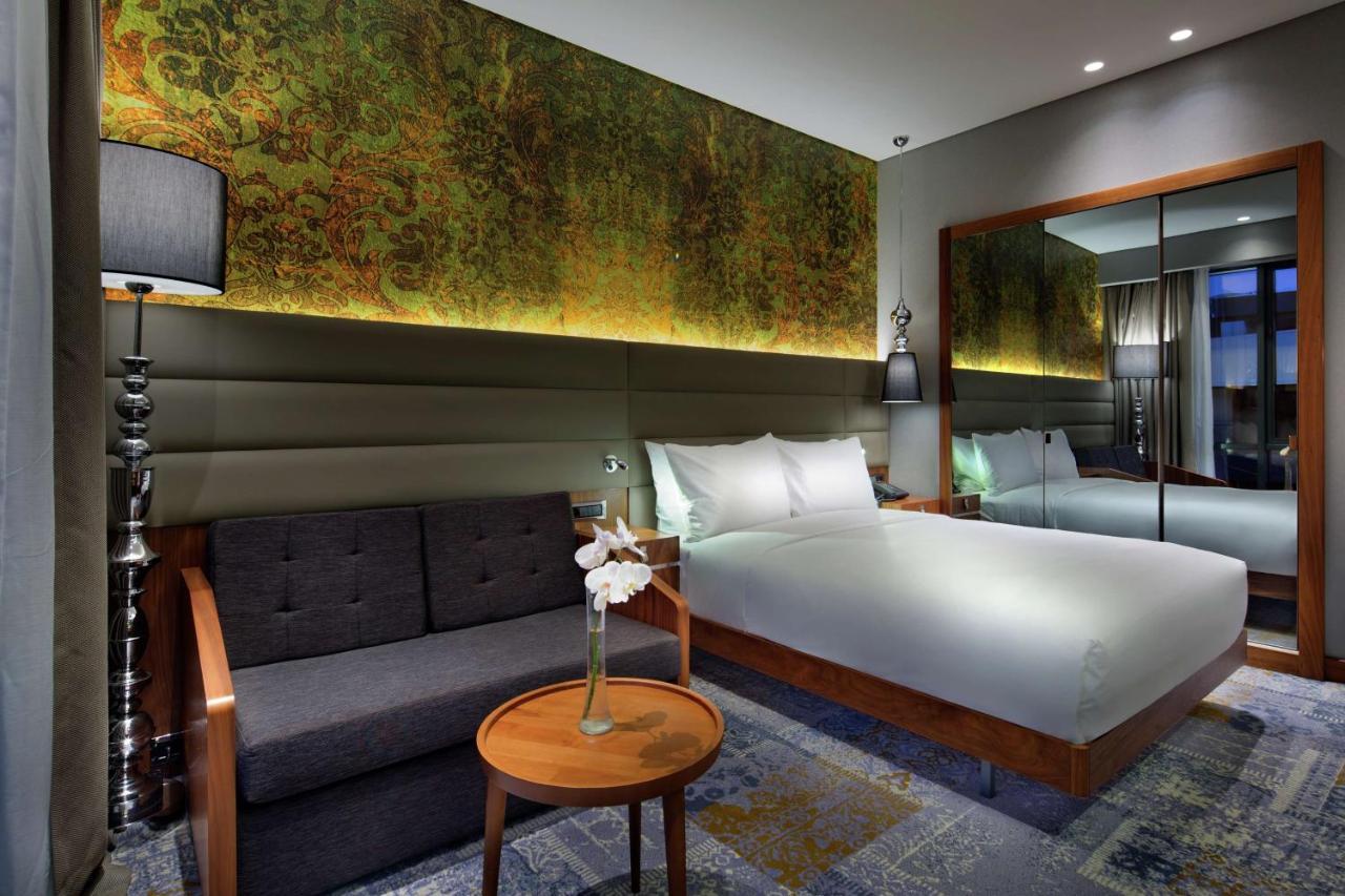 Doubletree By Hilton Istanbul - Piyalepasa Hotel Exterior photo Deluxe Room